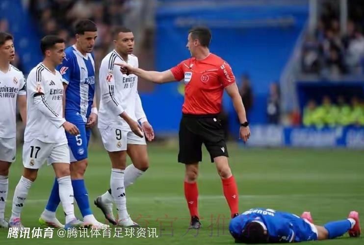 布兰科:姆巴佩已经道歉 这种铲球比赛中可能发生 布兰科:姆巴佩已经道歉 这种铲球比赛中可能发生