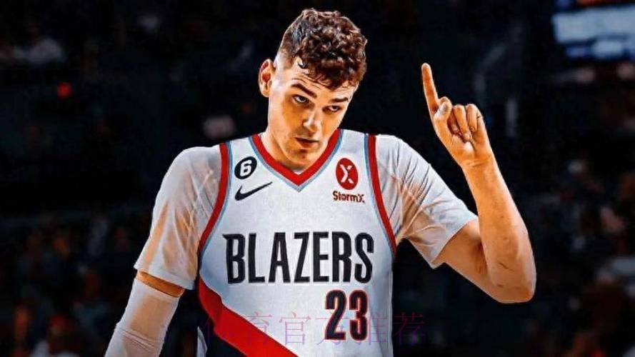 克林根三分命中&强起打成2+1,个人目前已得19分13板 克林根三分命中&强起打成2+1,个人目前已得19分13板